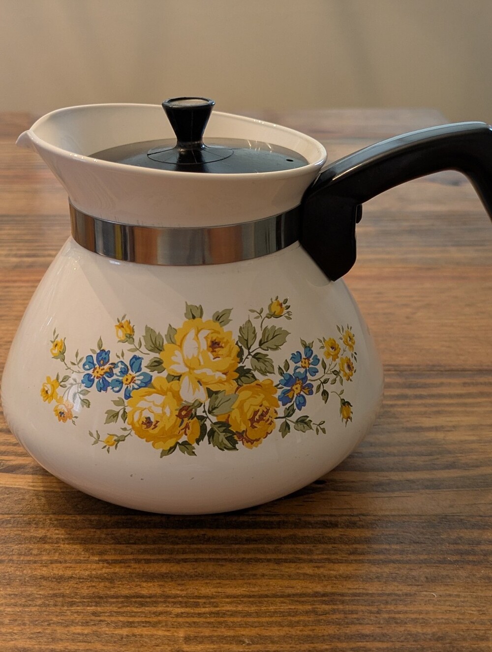 Corningware Tea/ Coffee Pot with Rare Yellow Rose Design